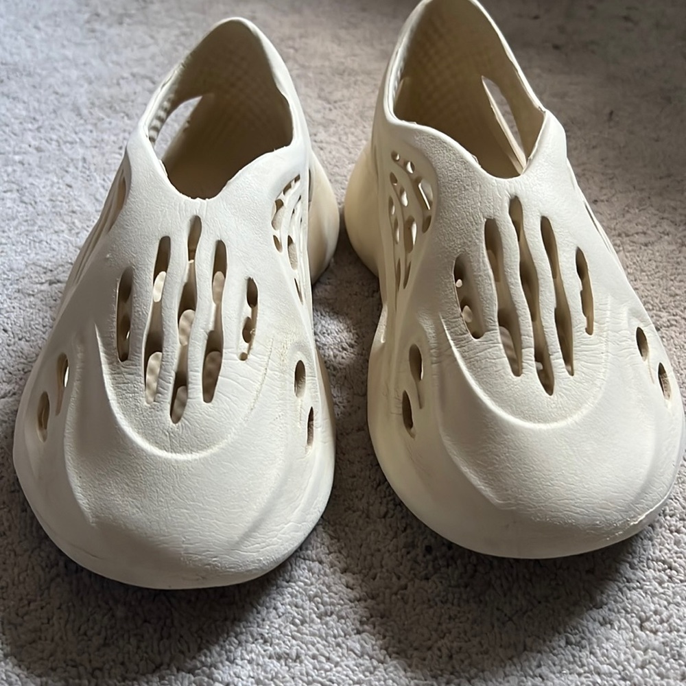 Yeezy foam runners